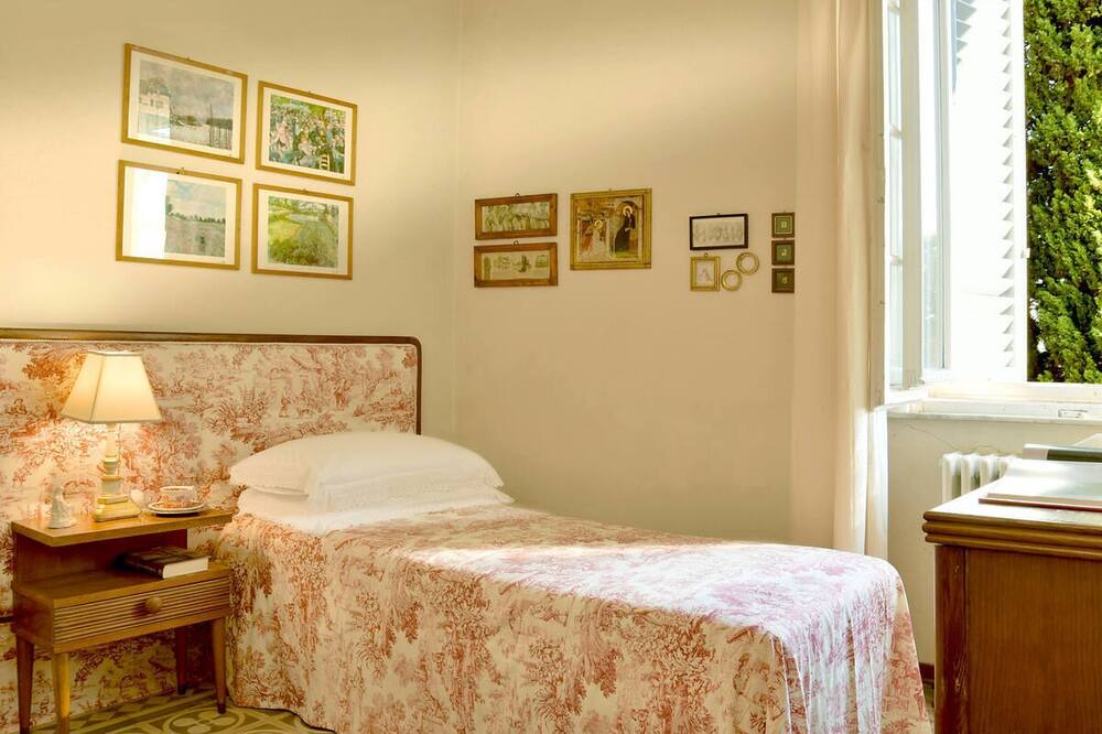 Photo of Bedroom in Lari