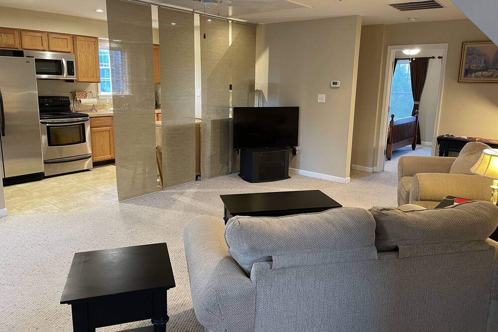 Photo of Livingroom in Gaithersburg