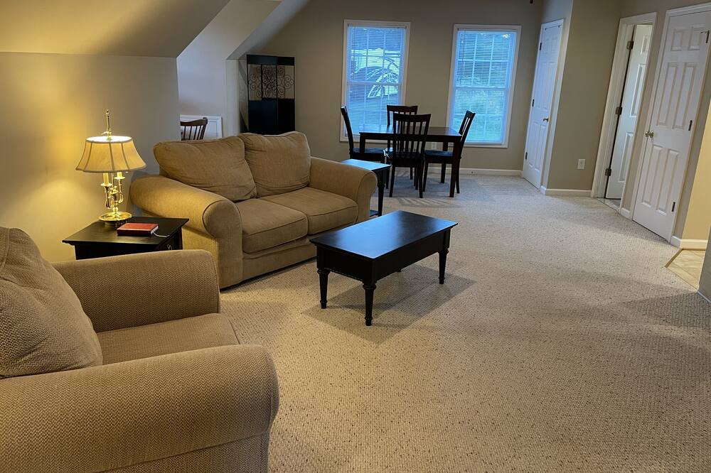 Photo of Livingroom in Gaithersburg