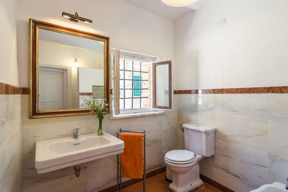 Photo of Bathroom in Montecastelli