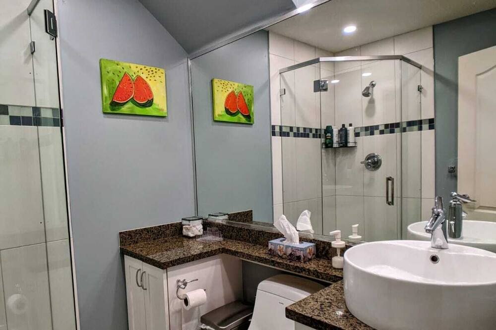 Photo of Bathroom in Canyon Heights