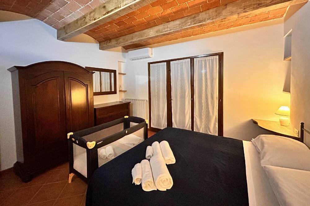Photo of Bedroom in Lari