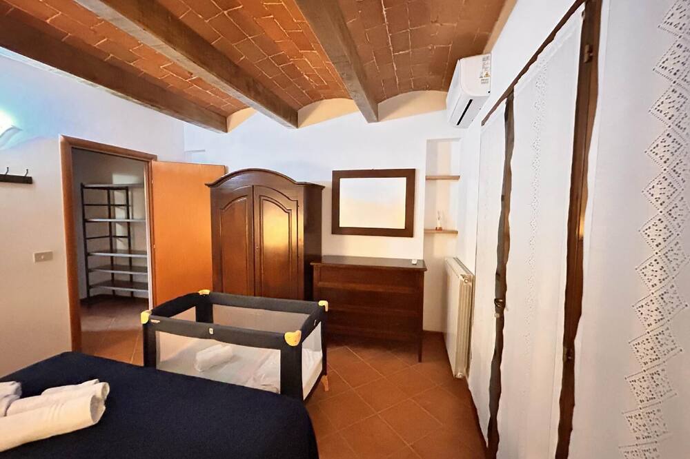 Photo of Bedroom in Lari