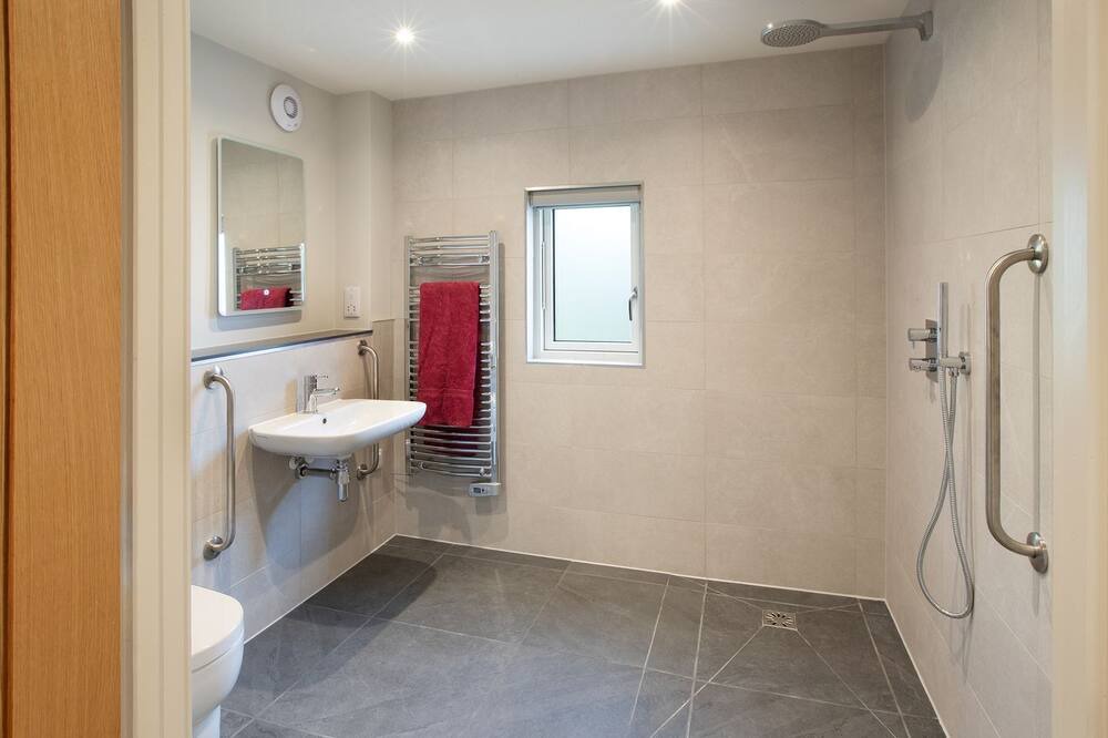 Photo of Bathroom in Dorsington