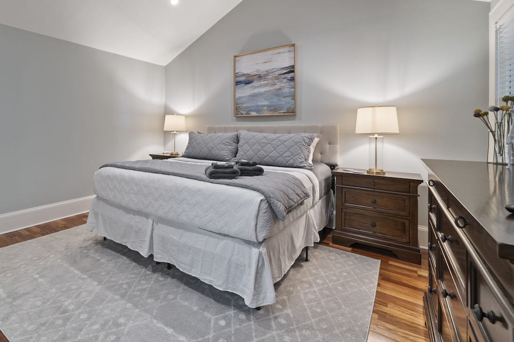 Photo of Bedroom in Plaza Midwood