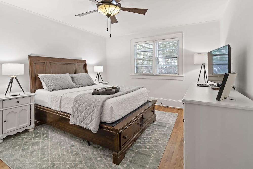 Photo of Bedroom in Plaza Midwood