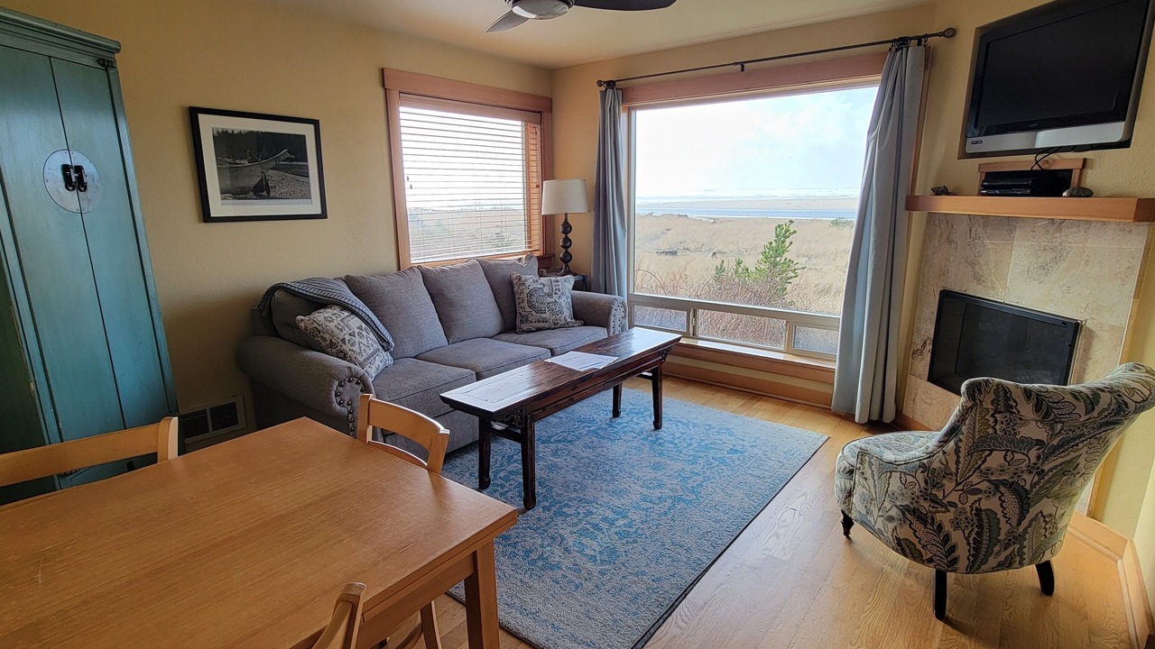 Photo of Livingroom in Cannon Beach