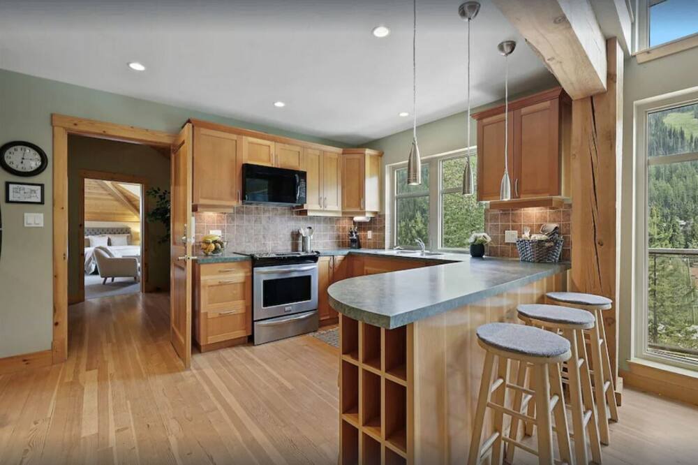 Photo of Kitchen in Sunburst Estates