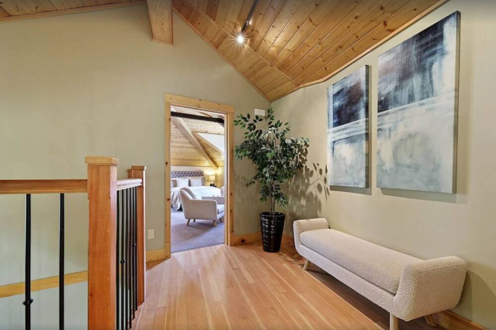Photo of Bedroom in Sunburst Estates