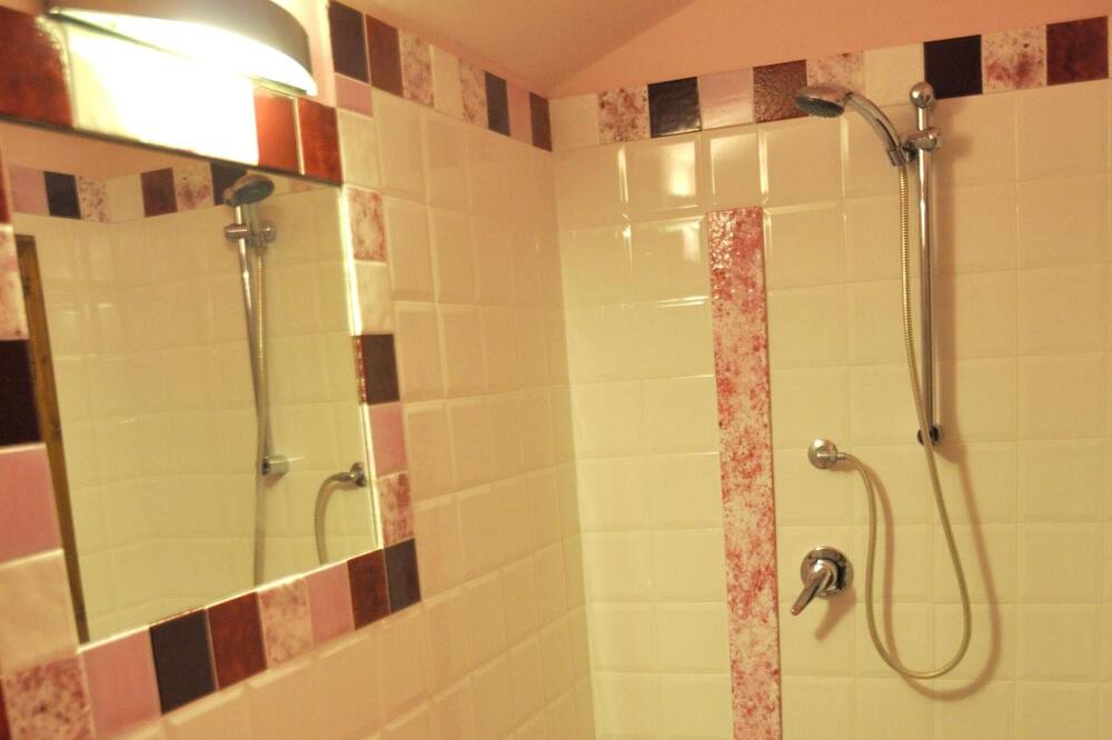 Photo of Bathroom in Gattaia