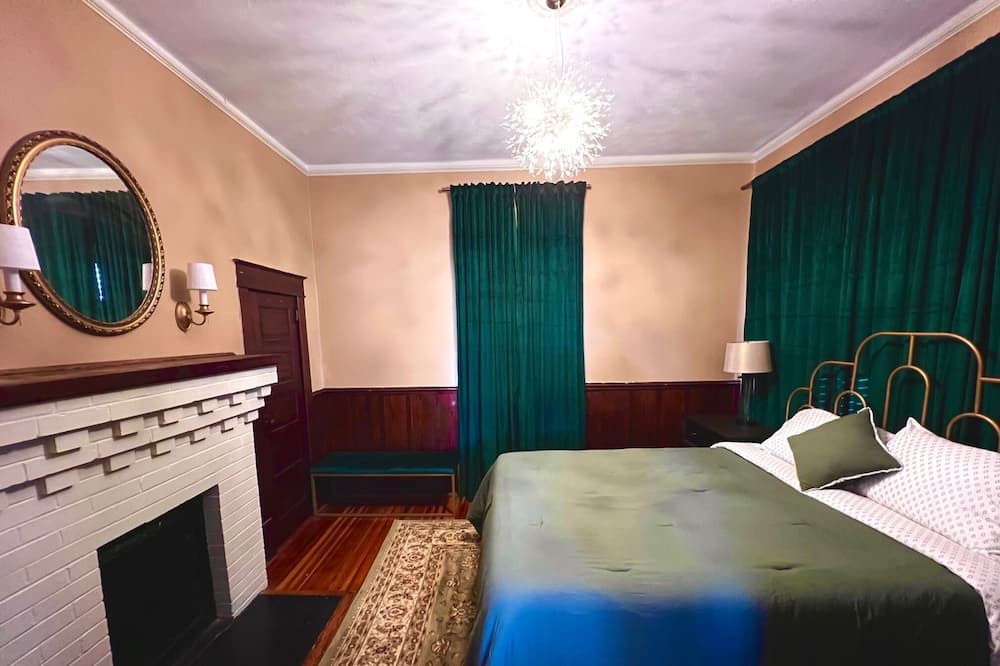 Photo of Bedroom in Jonesville