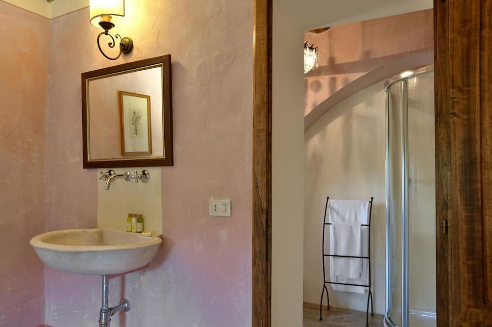 Photo of Bathroom in Guardistallo