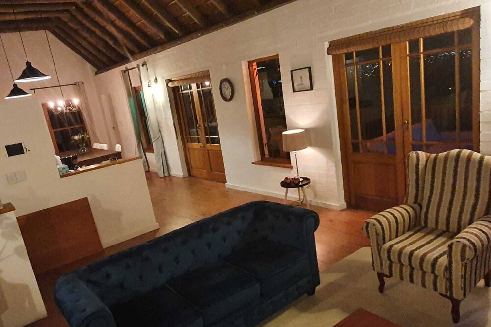 Photo of Livingroom in Muizenberg