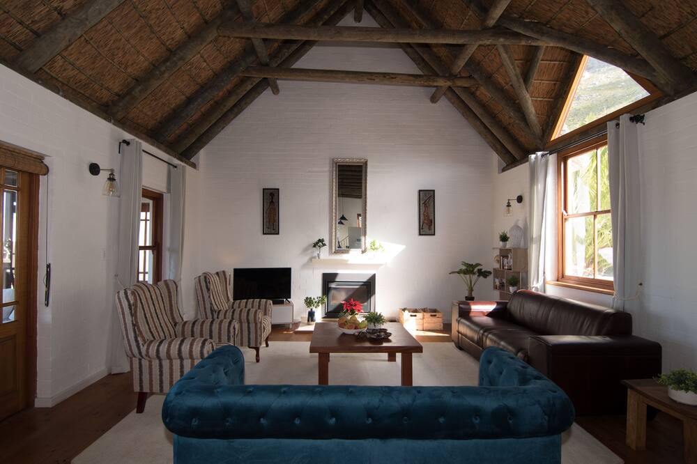 Photo of Livingroom in Muizenberg