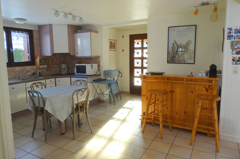 Photo of Kitchen in Outrechaise