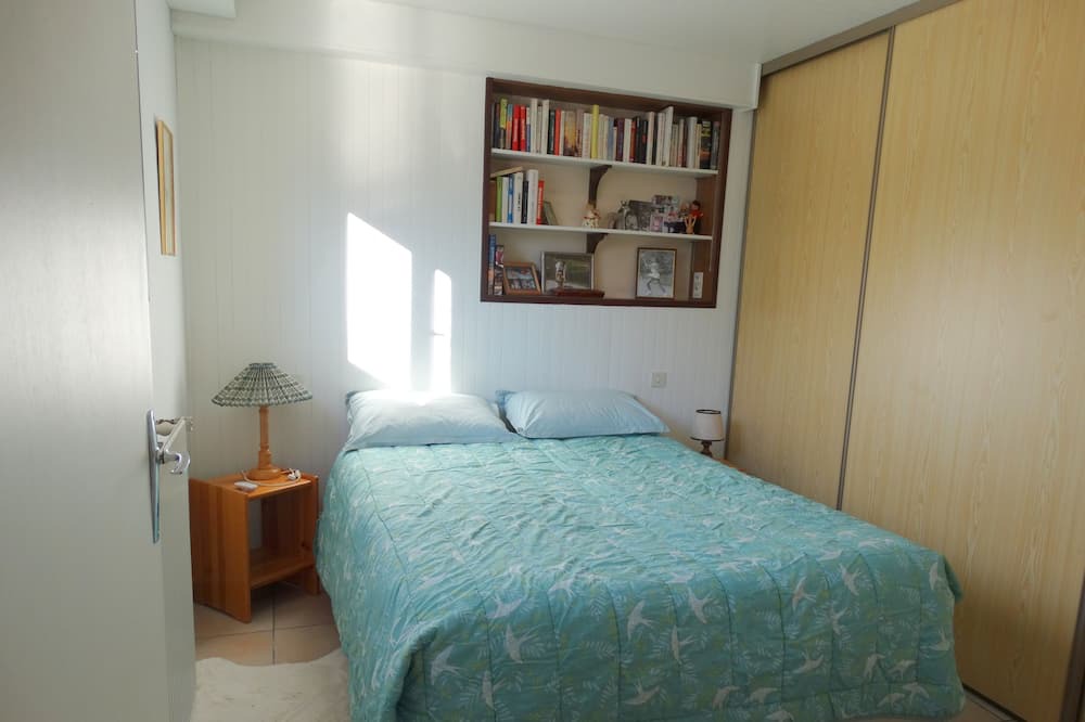 Photo of Bedroom in Outrechaise
