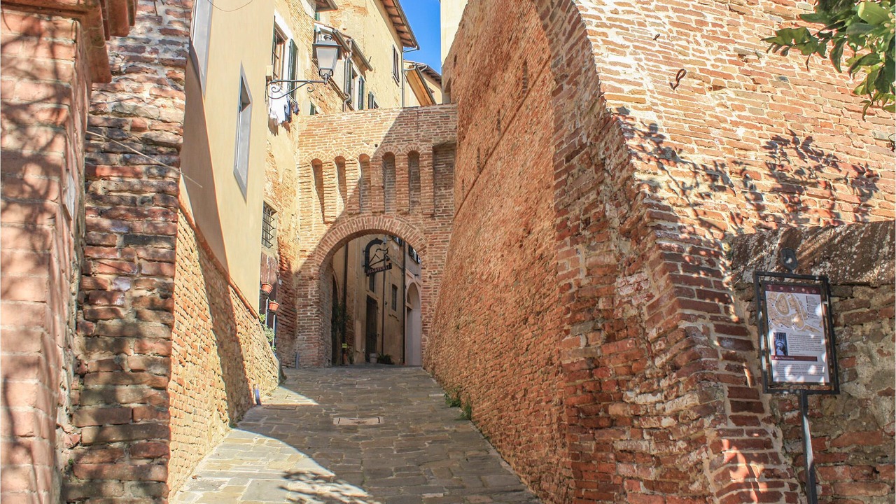 Photo of Outdoor in Lari