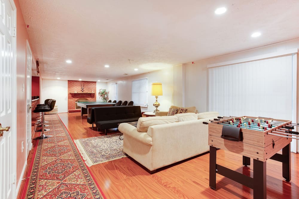 Photo of Livingroom in Burtonsville