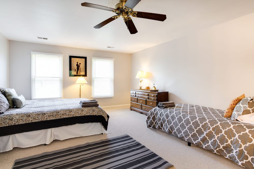 Photo of Bedroom in Burtonsville