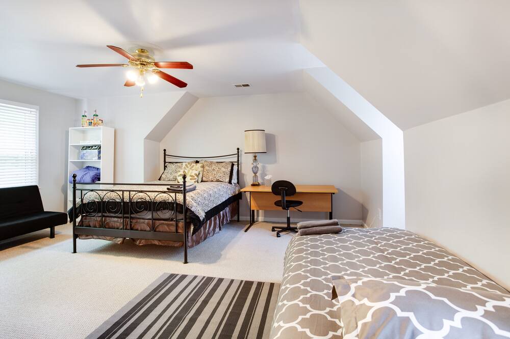 Photo of Bedroom in Burtonsville