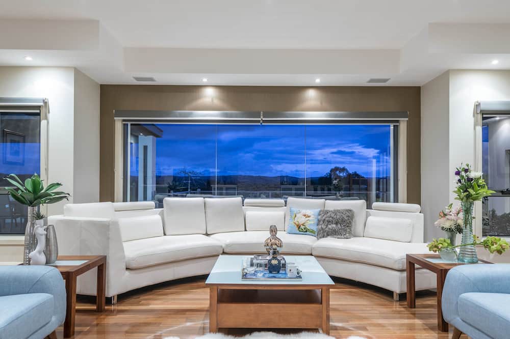 Photo of Livingroom in Sutton