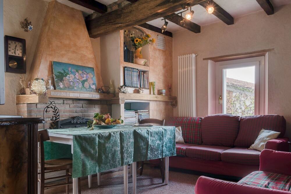 Photo of Livingroom in Rocca Malatina