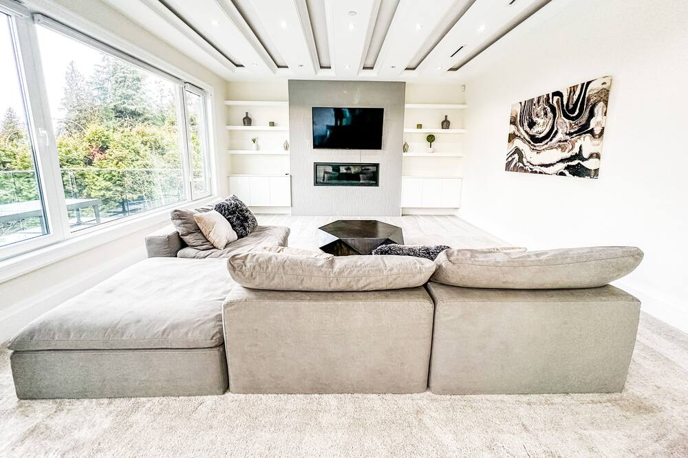 Photo of Livingroom in Hollyburn
