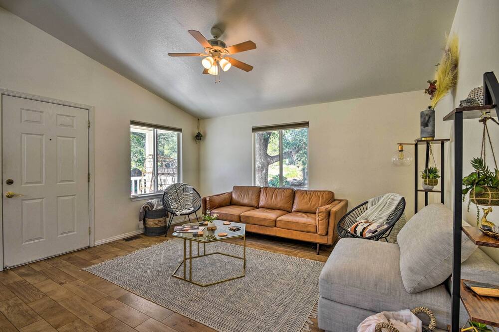 Photo of Livingroom in Ventura County