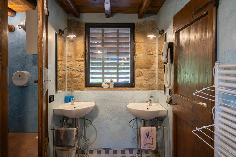Photo of Bathroom in Twist