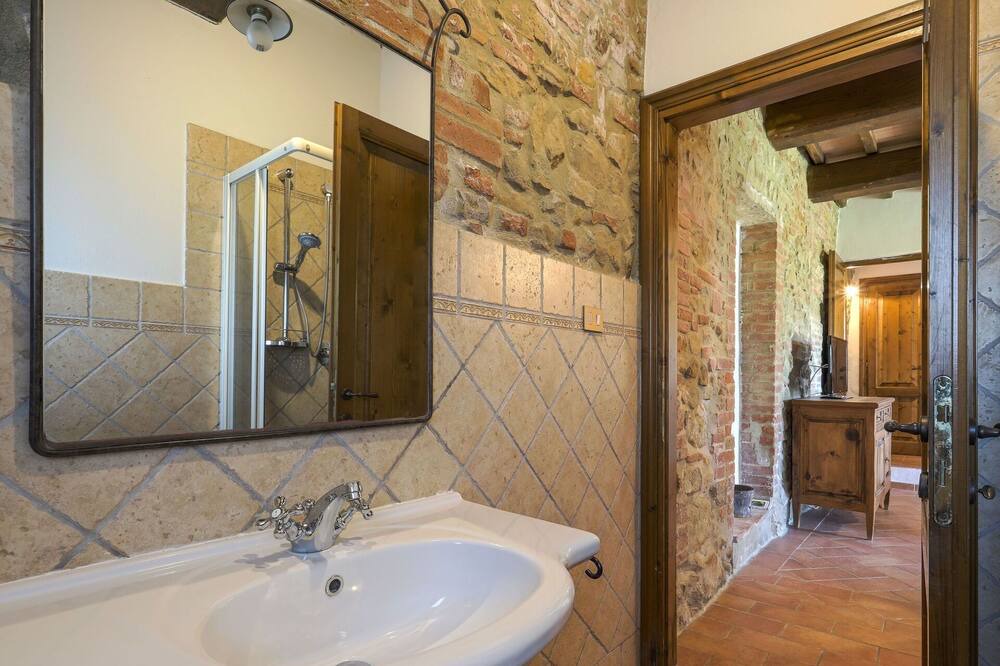Photo of Bathroom in Sughera