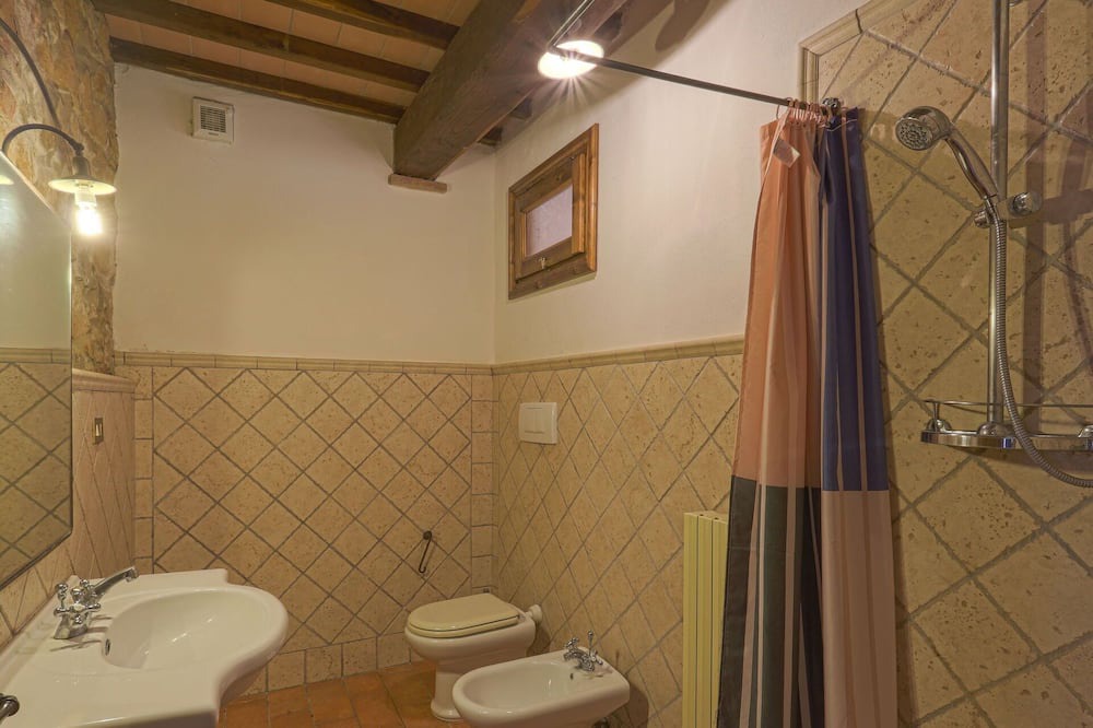 Photo of Bathroom in Sughera