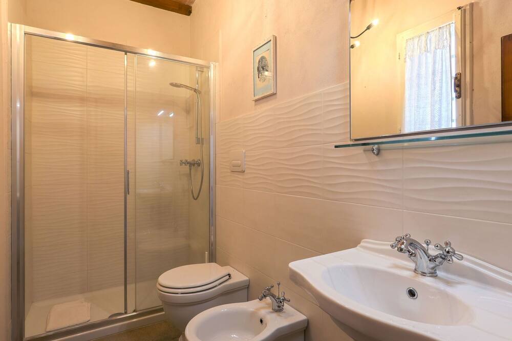 Photo of Bathroom in Sughera