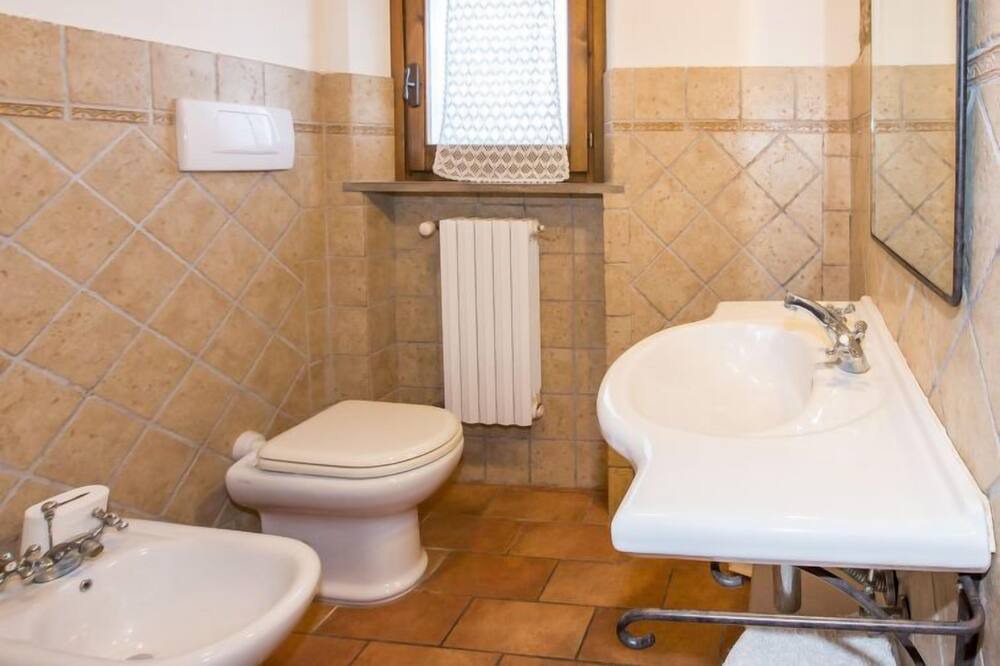 Photo of Bathroom in Sughera