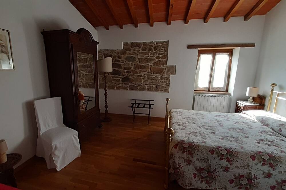 Photo of Bedroom in Porrena