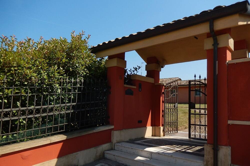 Photo of Patio Balcony in San Giovanni In Marignano