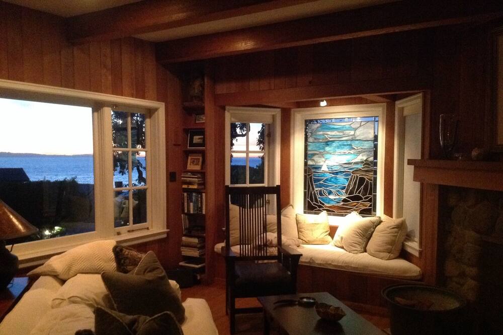 Photo of Bedroom in Laguna Beach