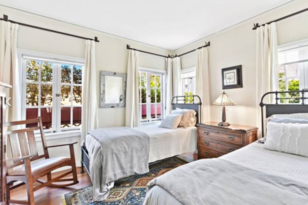 Photo of Bedroom in Laguna Beach