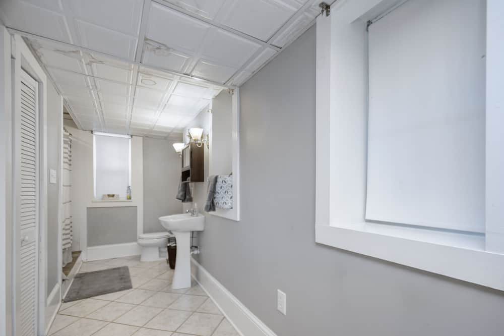 Photo of Bathroom in Plaza Midwood