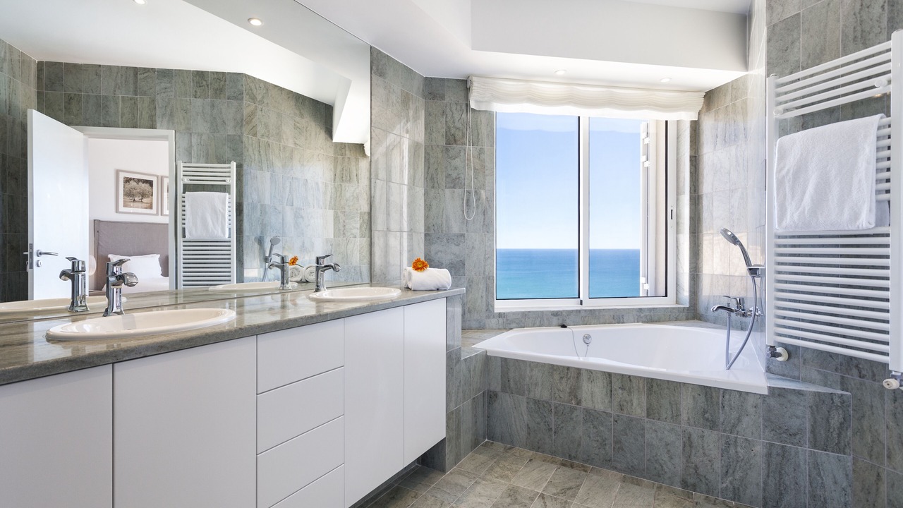 Photo of Bathroom in Salema