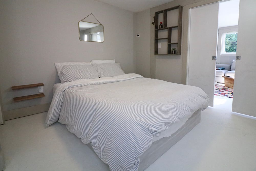 Photo of Bedroom in Lower Lonsdale