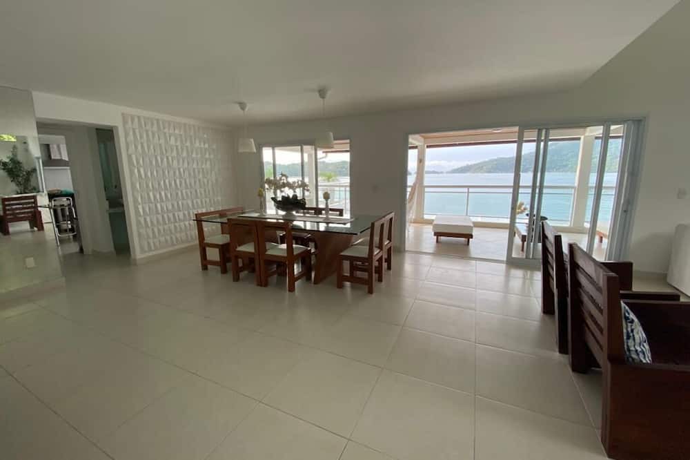Photo of Livingroom in Mambucaba