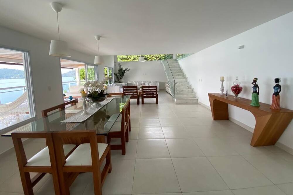 Photo of Livingroom in Mambucaba