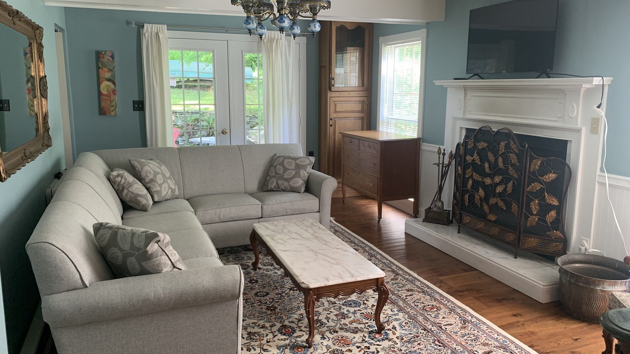 Photo of Livingroom in White Mills