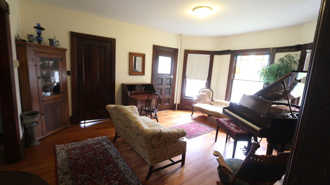 Photo of Livingroom in White Mills
