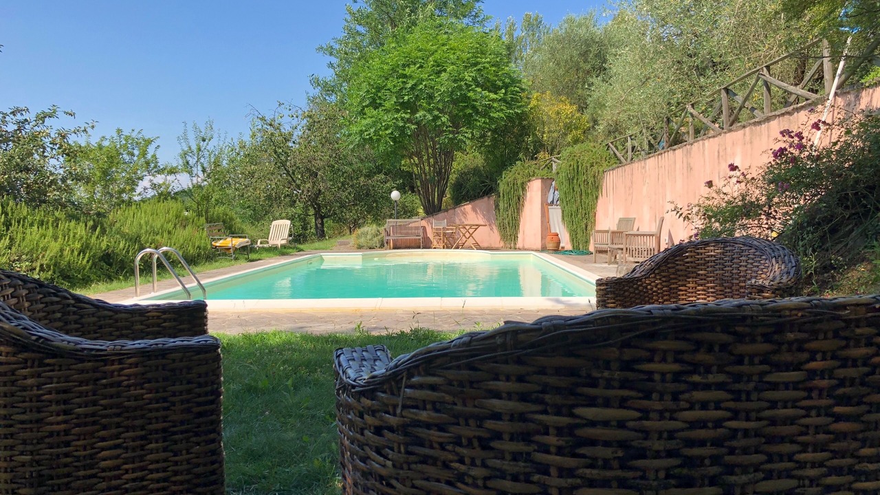 Photo of Outdoor in Lari
