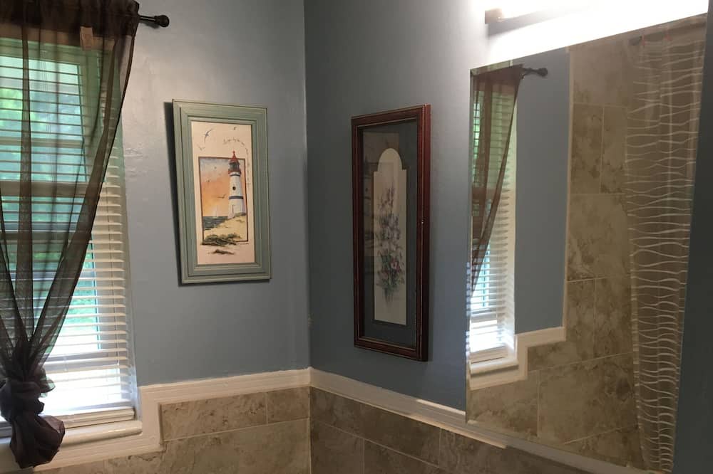 Photo of Bathroom in Prosperity Church Road