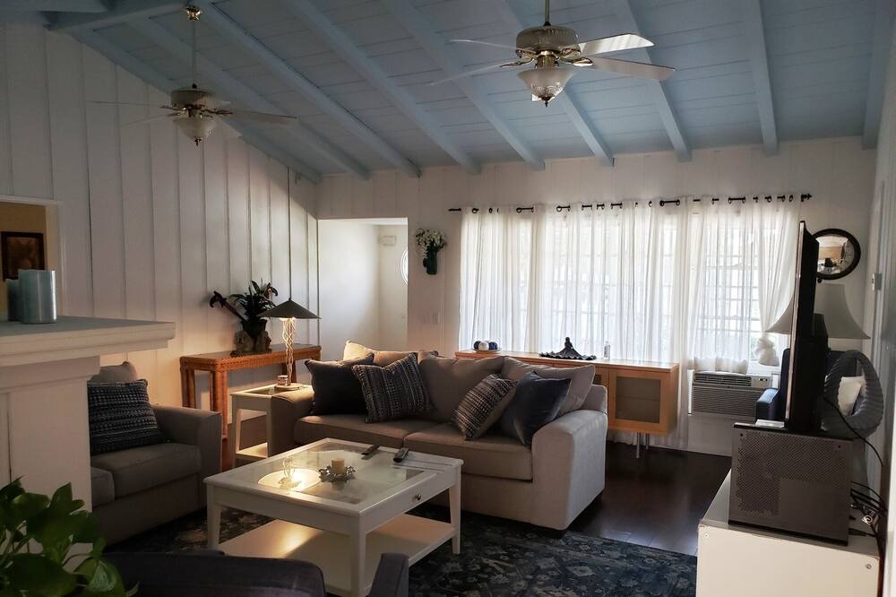 Photo of Livingroom in Laguna Beach