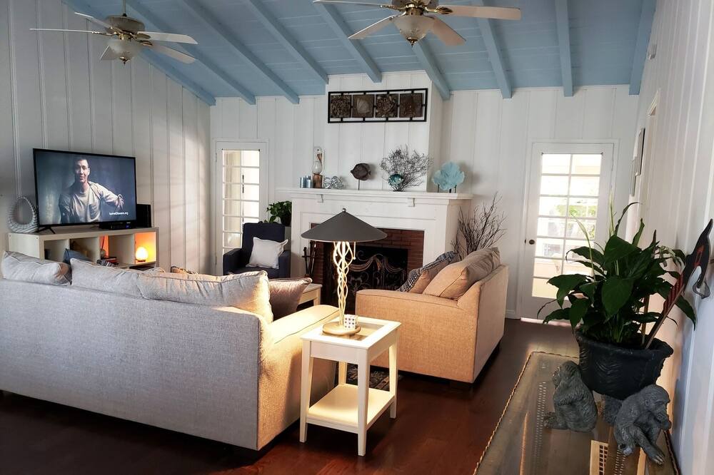 Photo of Livingroom in Laguna Beach