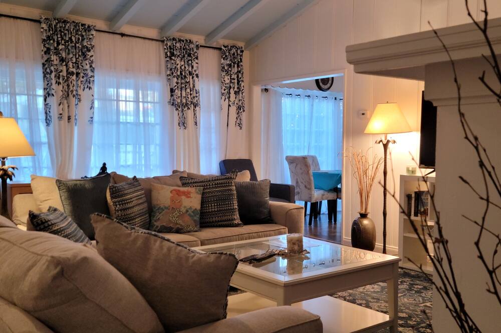 Photo of Livingroom in Laguna Beach