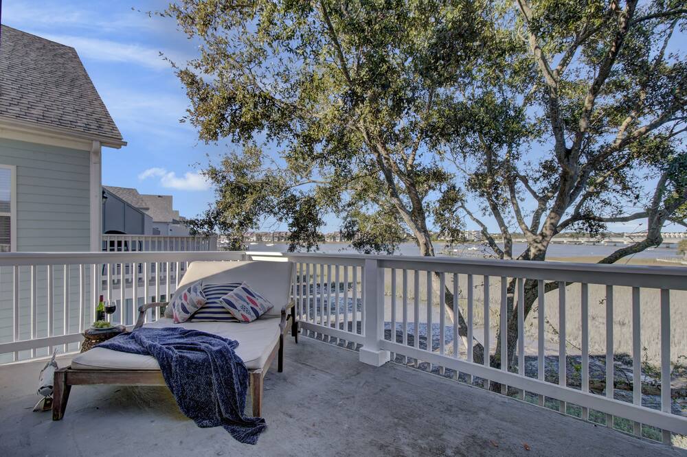 Photo of Patio Balcony in Waters Edge
